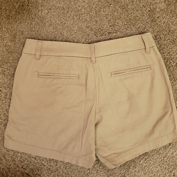 ❤ J. Crew Khaki Shorts - Picture 2 of 7